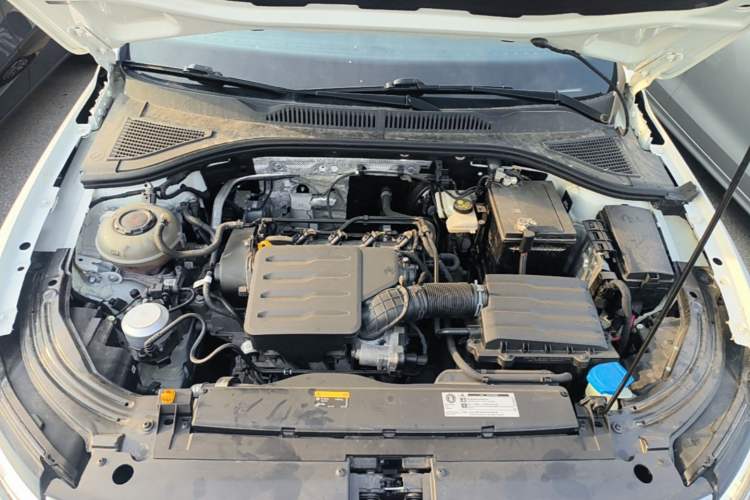 Used Volkswagen Lavida 2023 Revised 1.5L Automatic DeYi Edition Engine Bay
