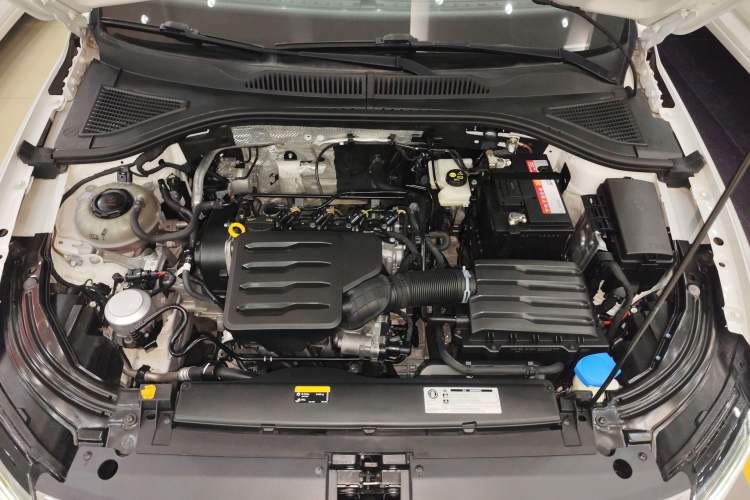 Used Volkswagen Lavida 2023 Revised 1.5L Automatic DeYi Edition Engine Bay