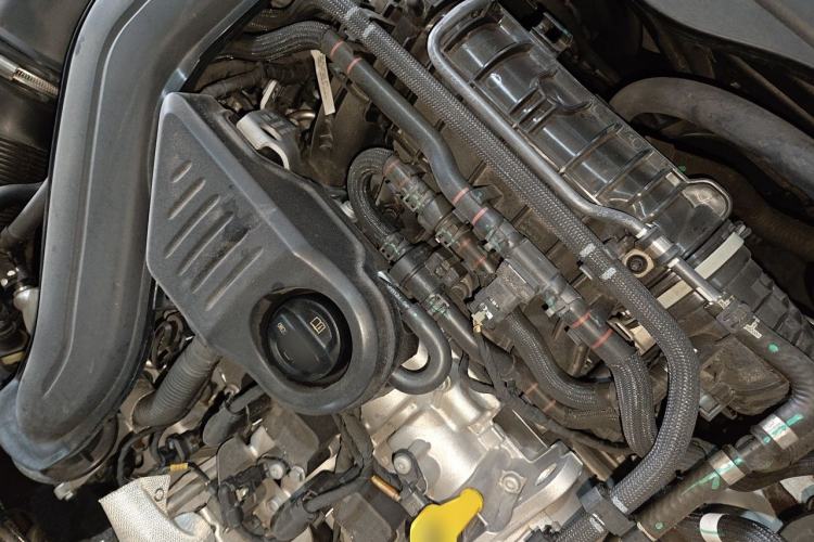 Used Volkswagen Lavida 2023 300TSI DSG Full-Comfort Edition Engine Bay