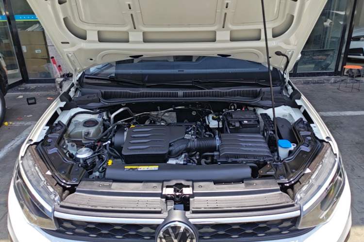 Used Volkswagen Lavida 2023 New Sharp 1.5L Automatic Excellent New Edition Engine Bay
