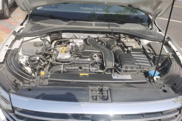 Used Volkswagen Lavida 2023 300TSI DSG Full-Comfort Edition Engine Bay