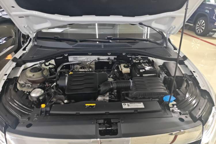 Used Volkswagen Lavida 2023 Revised 1.5L Automatic DeYi Edition Engine Bay