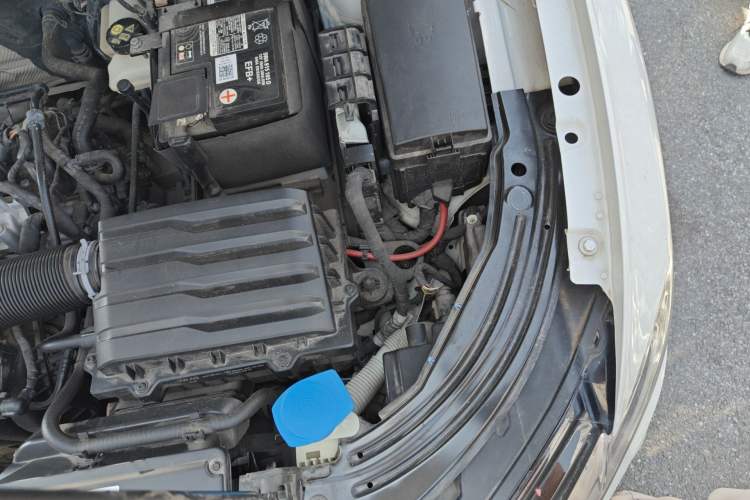 Used Volkswagen Lavida 2023 Revised Version 1.5L Automatic – Full-Option Edition Engine Bay Left