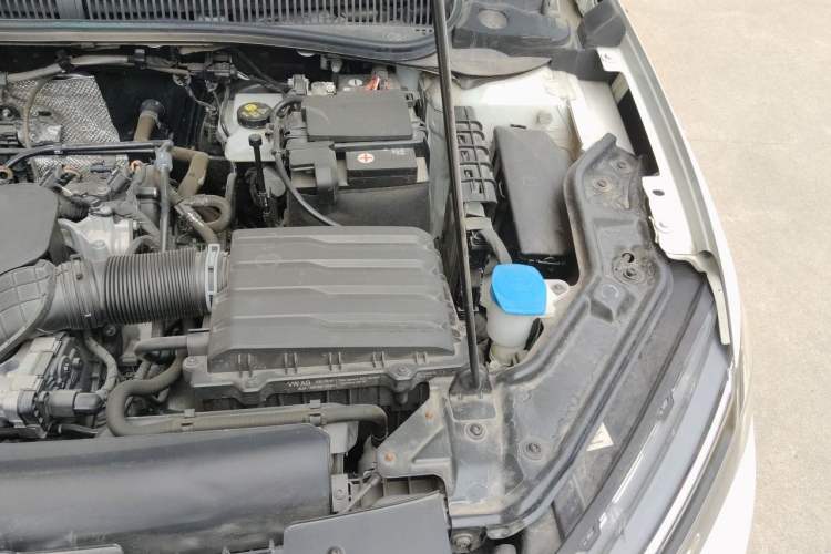 Used Volkswagen Lavida 2023 New Sharp 1.5L Automatic Excellent New Edition Engine Bay Left