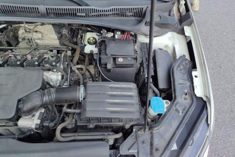 Used Volkswagen Lavida 2023 New Sharp 1.5L Automatic Excellent New Edition Engine Bay Left