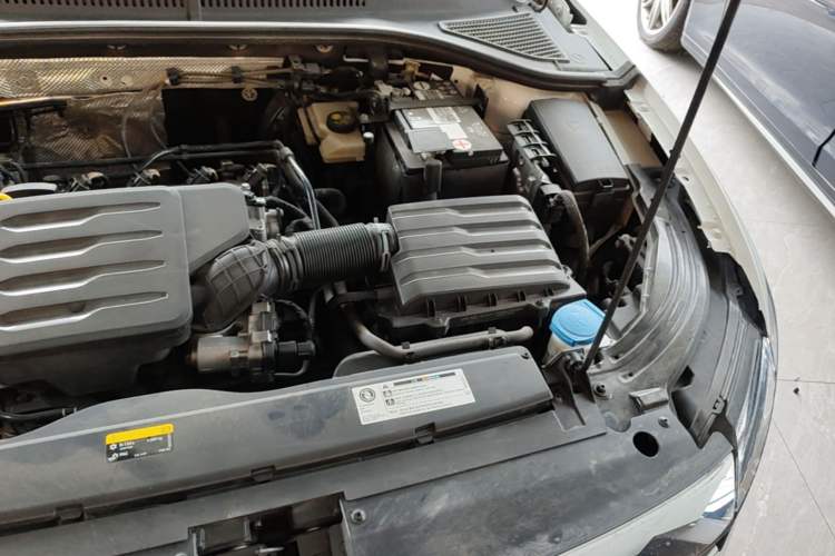 Used Volkswagen Lavida 2023 1.5L Automatic 5 Million Edition Engine Bay Left