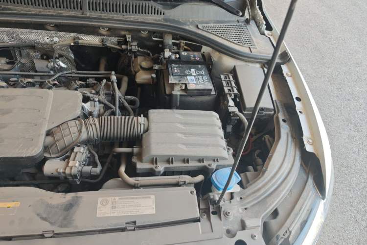 Used Volkswagen Lavida 2023 Revised Version 1.5L Automatic – Full-Option Edition Engine Bay Left