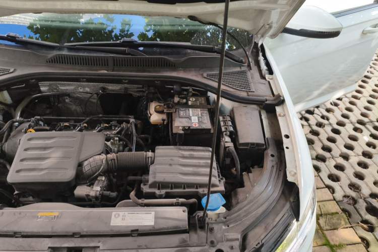 Used Volkswagen Lavida 2023 1.5L Automatic De Yi Edition Engine Bay Left