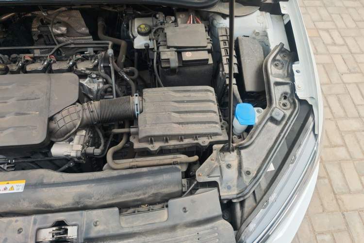 Used Volkswagen Lavida 2023 New Sharp 1.5L Automatic Excellent New Edition Engine Bay Left