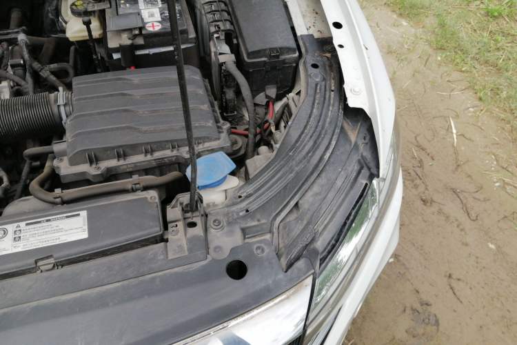Used Volkswagen Lavida 2023 1.5L Automatic 5 Million Edition Engine Bay Left