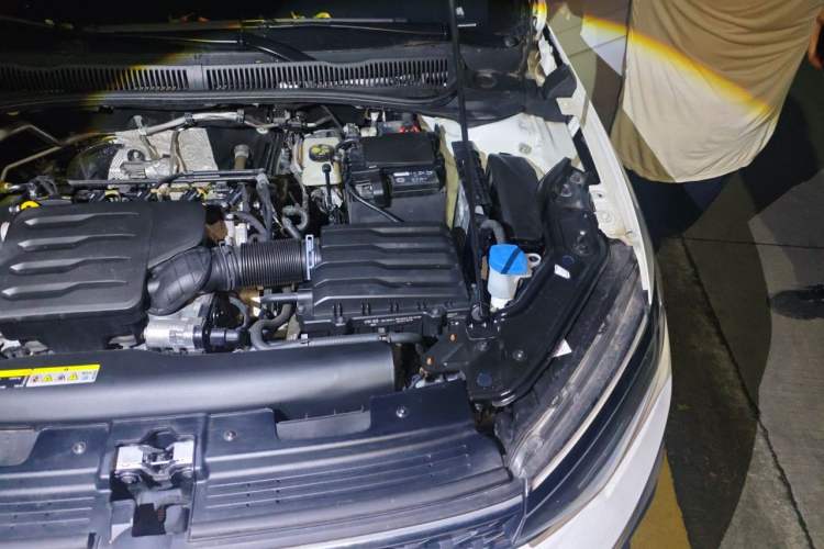 Used Volkswagen Lavida 2023 New Sharp 1.5L Automatic Excellent New Edition Engine Bay Left