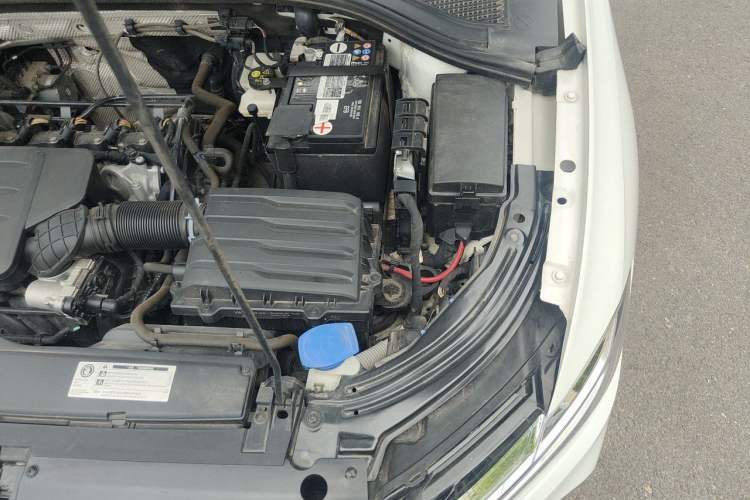 Used Volkswagen Lavida 2023 1.5L Automatic Starry Sky 5 Million Edition Engine Bay Left