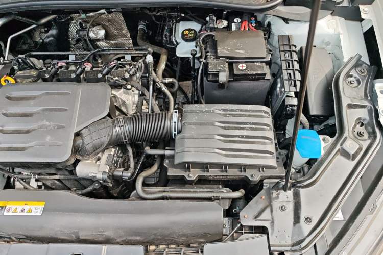 Used Volkswagen Lavida 2023 New Sharp 1.5L Automatic Excellent New Edition Engine Bay Left