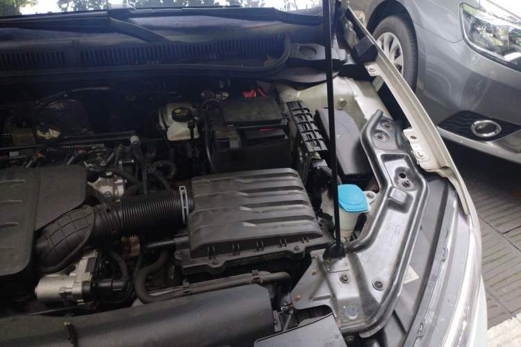 Used Volkswagen Lavida 2023 New Rui 1.5L Automatic New Yi Edition Engine Bay Left