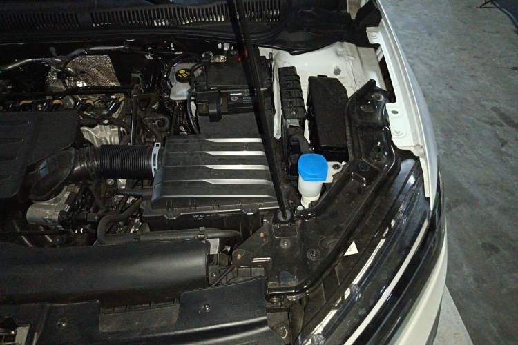 Used Volkswagen Lavida 2023 New Sharp 1.5L Manual New Comfort Edition Engine Bay Left