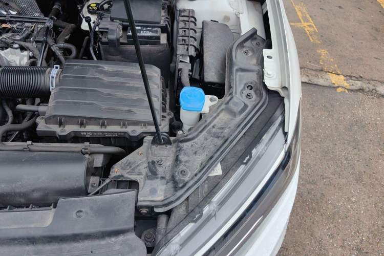Used Volkswagen Lavida 2023 New Sharp 1.5L Automatic Excellent New Edition Engine Bay Left