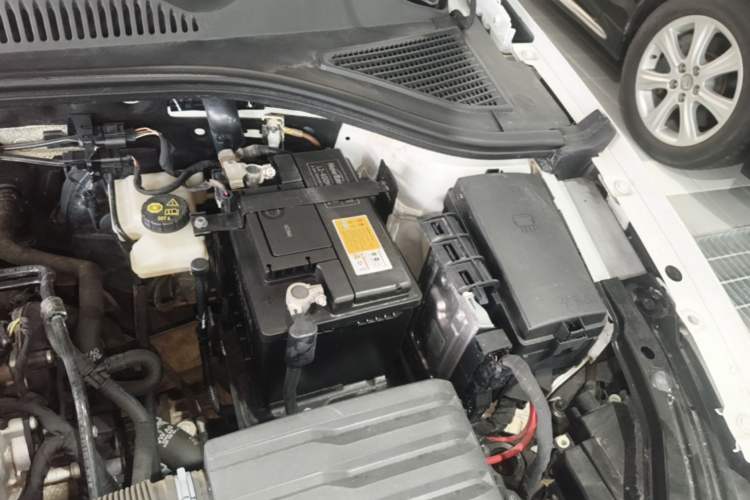 Used Volkswagen Lavida 2023 1.5L Automatic De Yi Edition Engine Bay Left