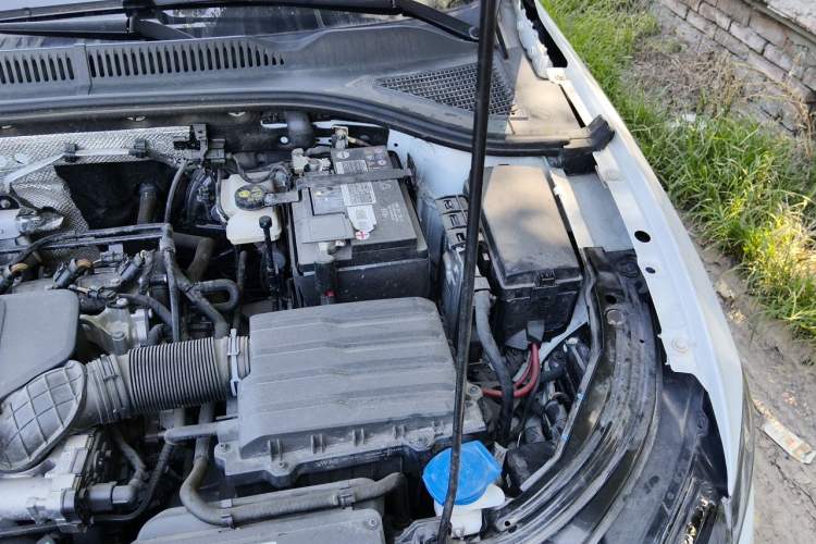 Used Volkswagen Lavida 2023 1.5L Automatic Starry Sky 5 Million Edition Engine Bay Left
