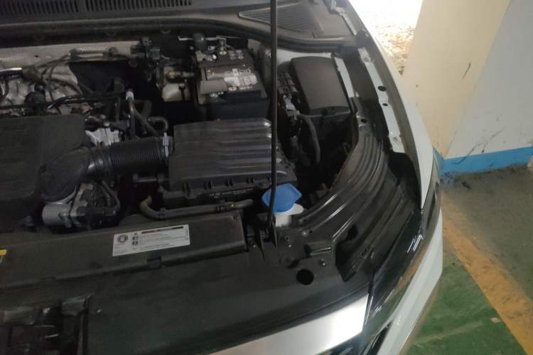 Used Volkswagen Lavida 2023 Revised Version 1.5L Automatic Starry Sky Edition – 5 Million Units Engine Bay Left
