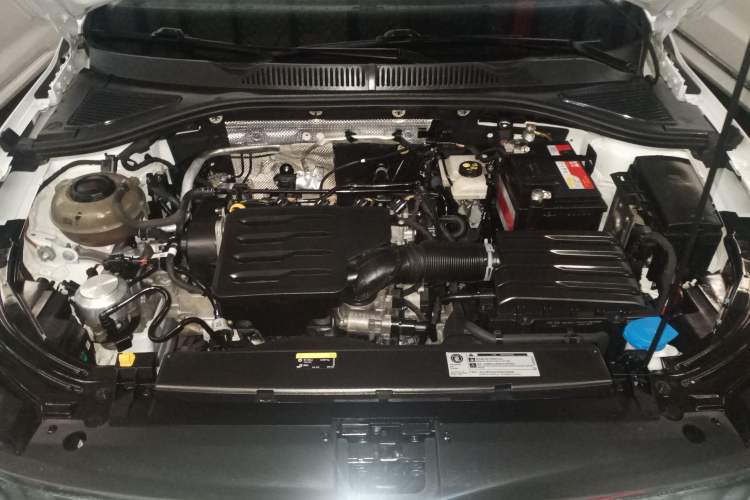 Used Volkswagen Lavida 2023 Revised 1.5L Automatic DeYi Edition Engine Bay