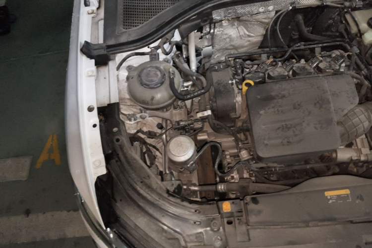 Used Volkswagen Lavida 2023 1.5L Automatic 5 Million Edition Engine Bay Right