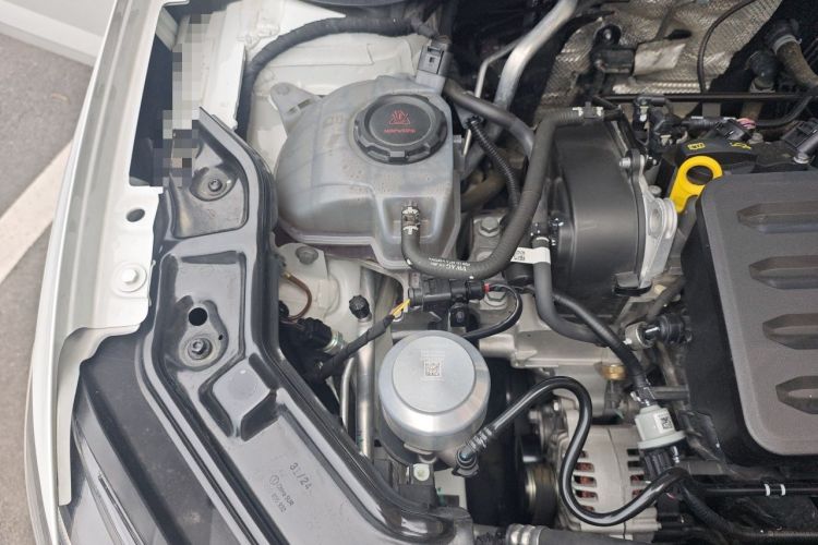 Used Volkswagen Lavida 2023 New Sharp 1.5L Automatic Excellent New Edition Engine Bay Right