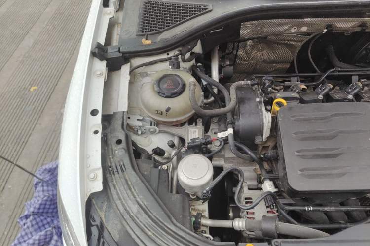 Used Volkswagen Lavida 2023 1.5L Automatic De Yi Edition Engine Bay Right