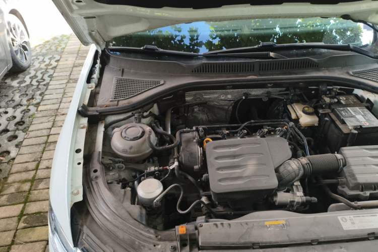 Used Volkswagen Lavida 2023 1.5L Automatic De Yi Edition Engine Bay Right