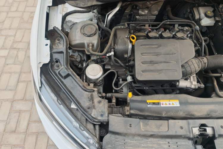 Used Volkswagen Lavida 2023 New Sharp 1.5L Automatic Excellent New Edition Engine Bay Right