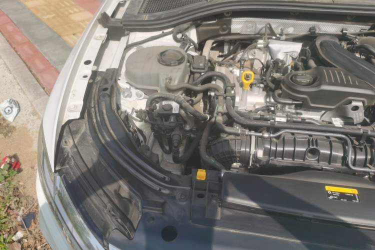 Used Volkswagen Lavida 2023 300TSI DSG Full-Comfort Edition Engine Bay Right