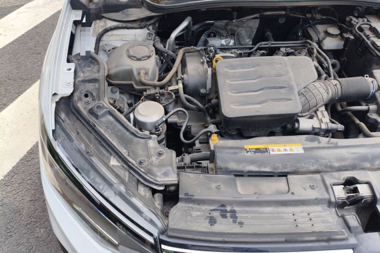 Used Volkswagen Lavida 2023 New Sharp 1.5L Automatic Outstanding New Vision Edition Engine Bay Right