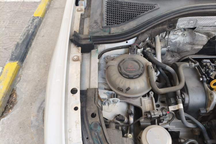 Used Volkswagen Lavida 2023 1.5L Automatic De Yi Edition Engine Bay Right