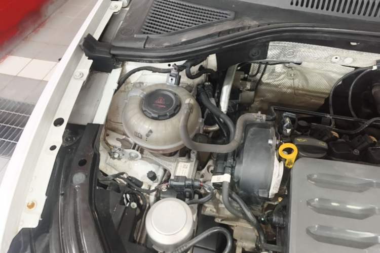 Used Volkswagen Lavida 2023 1.5L Automatic De Yi Edition Engine Bay Right