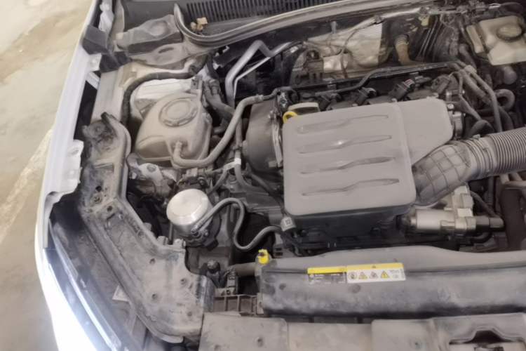 Used Volkswagen Lavida 2023 New Sharp 1.5L Automatic Excellent New Edition Engine Bay Right
