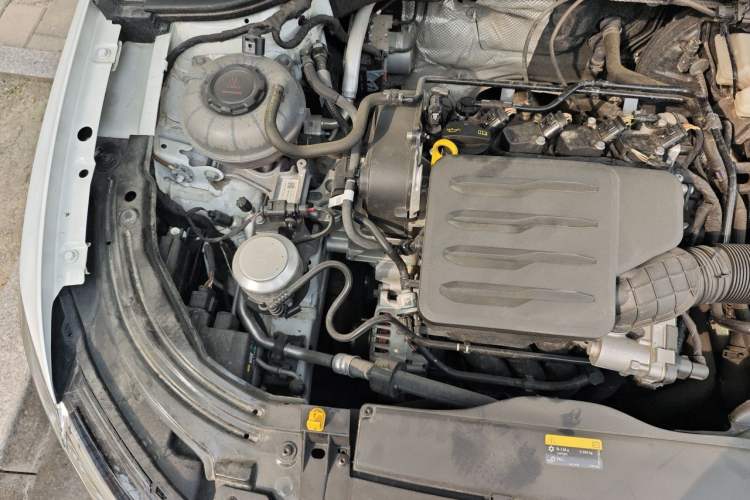 Used Volkswagen Lavida 2023 1.5L Automatic 5 Million Edition Engine Bay Right