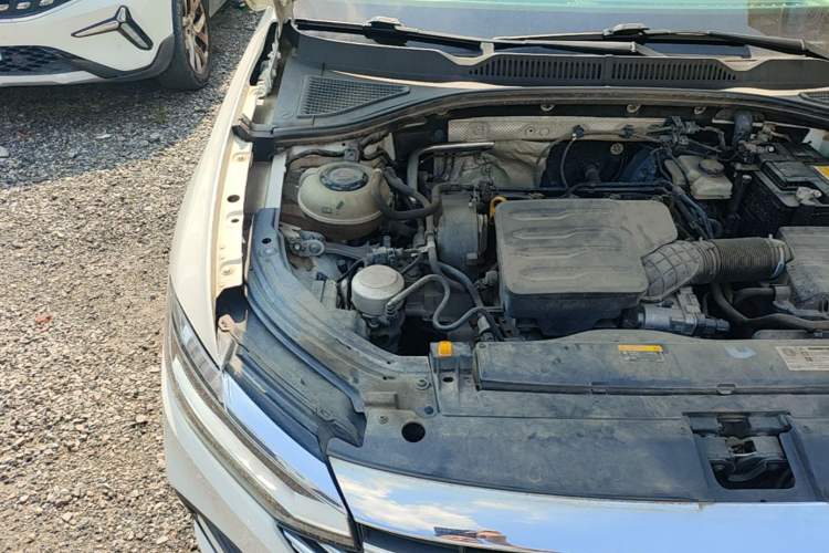 Used Volkswagen Lavida 2023 1.5L Automatic De Yi Edition Engine Bay Right