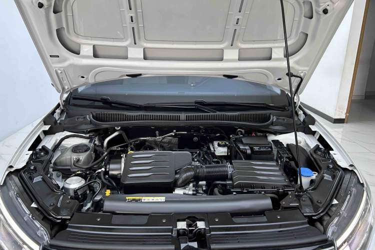 Used Volkswagen Lavida 2023 New Sharp 1.5L Automatic New Wish Edition Engine Bay