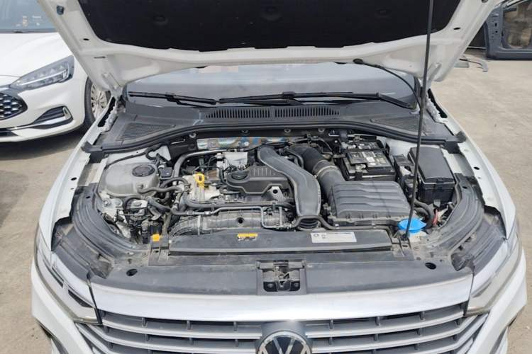 Used Volkswagen Lavida 2023 300TSI DSG Full-Comfort Edition Engine Bay