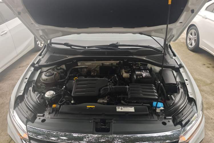 Used Volkswagen Lavida 2023 Revised 1.5L Automatic DeYi Edition Engine Bay