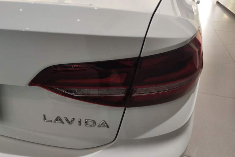 Used Volkswagen Lavida 2023 Revised 1.5L Automatic DeYi Edition Exterior 2