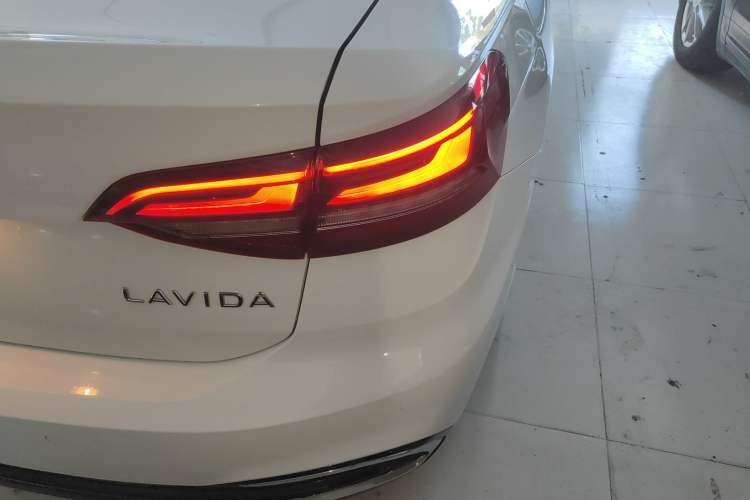 Used Volkswagen Lavida 2023 Revised Version 1.5L Automatic Starry Sky Edition – 5 Million Units Exterior 3