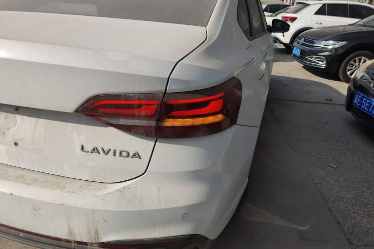 Used Volkswagen Lavida 2023 Revised 1.5L Automatic DeYi Edition Exterior 3