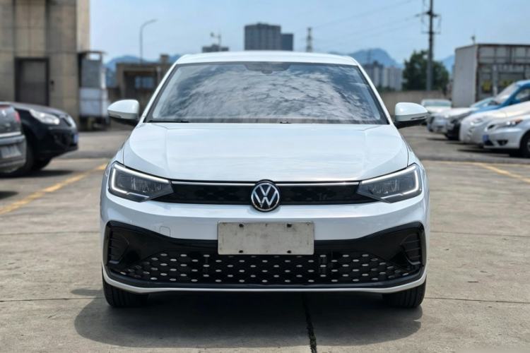Used Volkswagen Lavida 2023 New Sharp 1.5L Automatic New Wish Edition Exterior 3