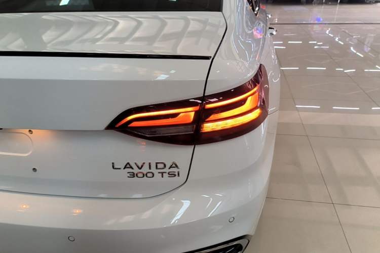 Used Volkswagen Lavida 2023 300TSI DSG Starry Full-Comfort Edition Exterior 3