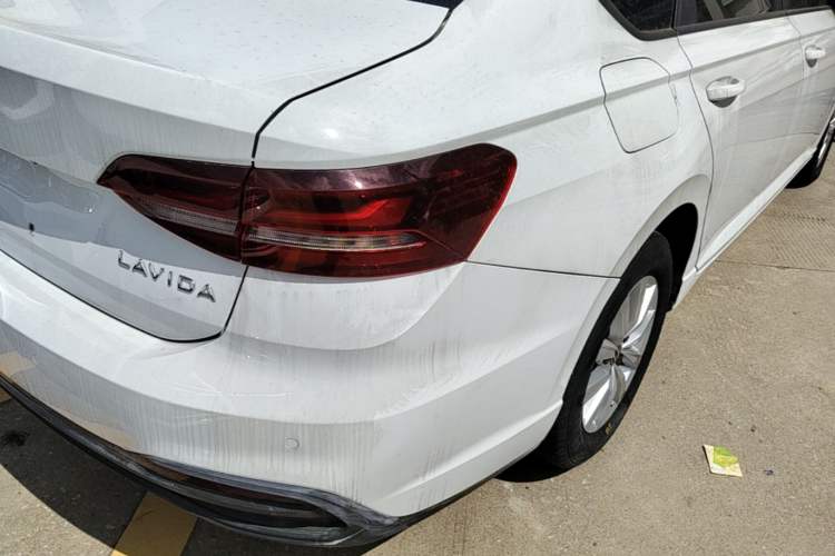 Used Volkswagen Lavida 2023 1.5L Automatic De Yi Edition Exterior 3
