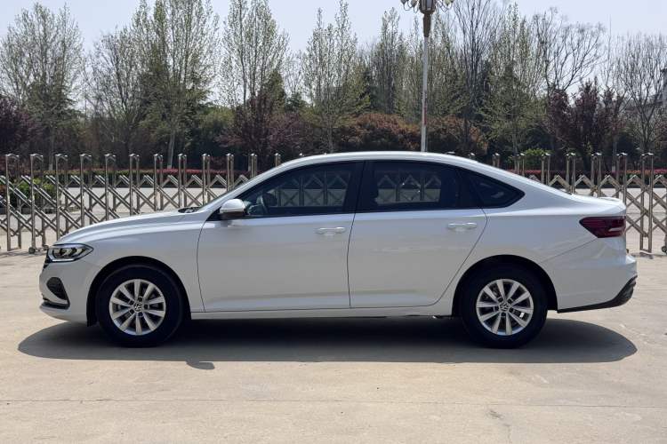 Used Volkswagen Lavida 2023 Revised 1.5L Automatic DeYi Edition Exterior 3