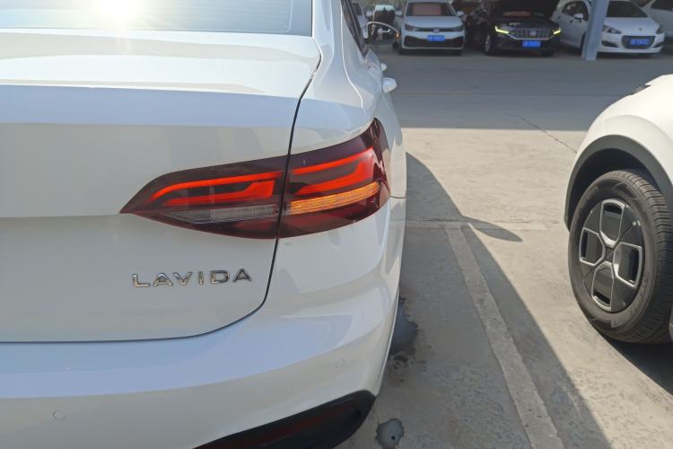 Used Volkswagen Lavida 2023 Revised 1.5L Automatic DeYi Edition Exterior 3