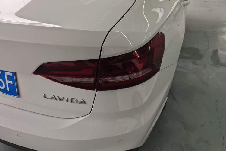 Used Volkswagen Lavida 2023 1.5L Automatic De Yi Edition Exterior 3