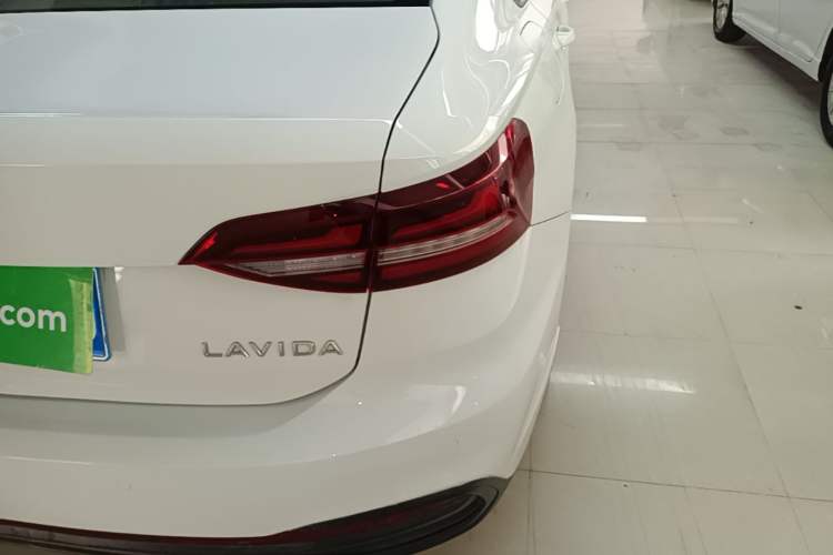 Used Volkswagen Lavida 2023 1.5L Automatic De Yi Edition Exterior 3