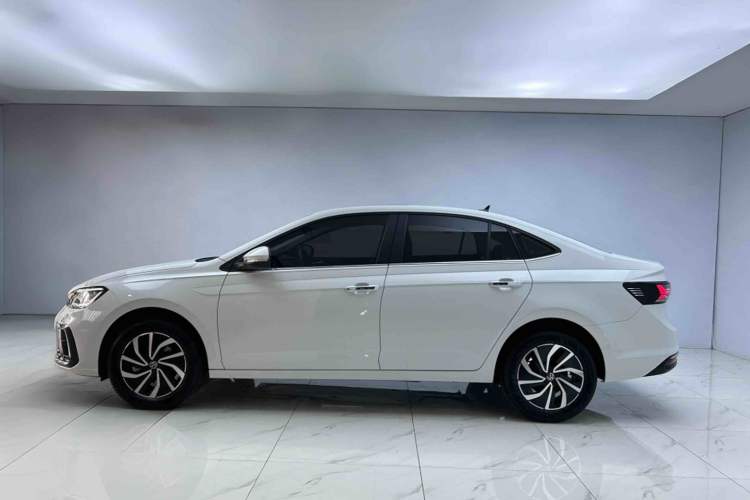 Used Volkswagen Lavida 2023 New Sharp 1.5L Automatic New Wish Edition Exterior 3